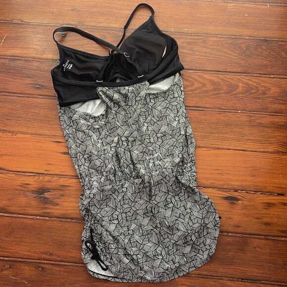 Athleta Laguna side scrunch underwire longline swim suit tankini top sz 36 B/C - Picture 8 of 8